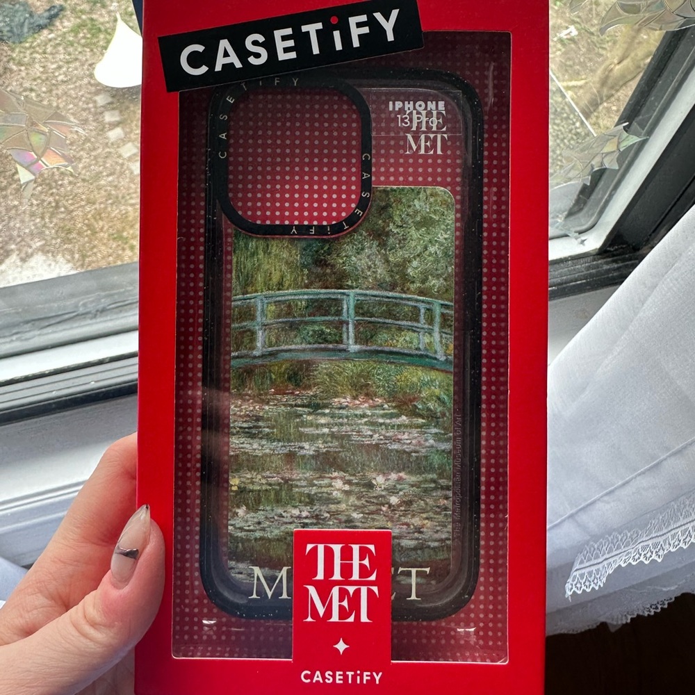 Limited Edition Casetify X The Met iPhone 13Pro case